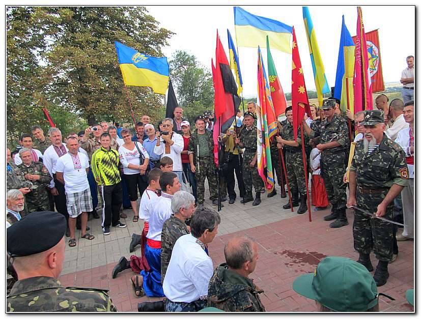 СЕРПНЕВІ ГОСТИНИ У ІВАНА СІРКА - Капулівка