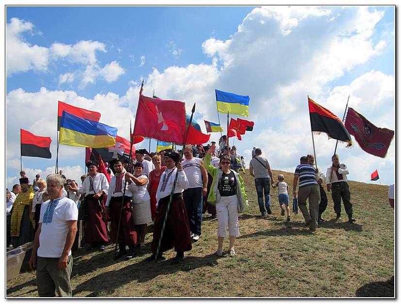 СЕРПНЕВІ ГОСТИНИ У ІВАНА СІРКА - Капулівка