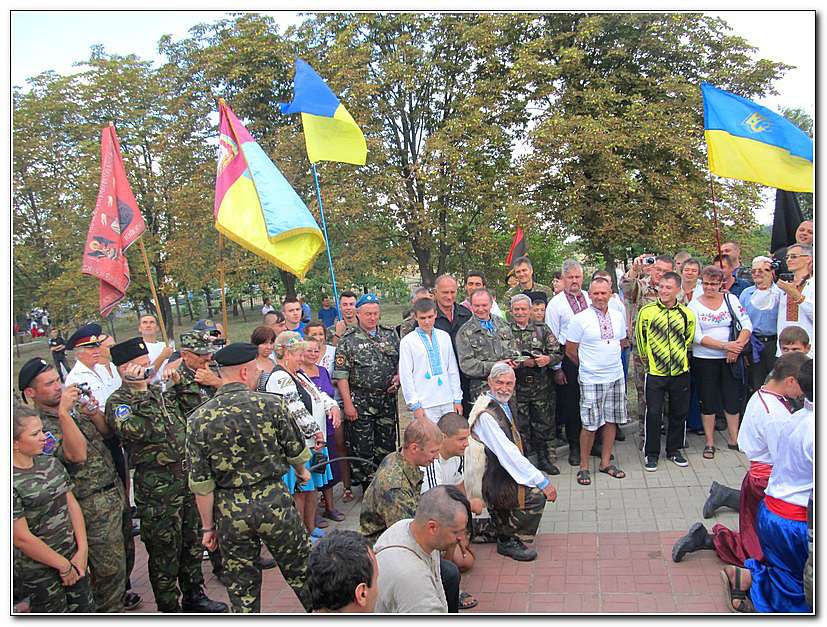 СЕРПНЕВІ ГОСТИНИ У ІВАНА СІРКА - Капулівка