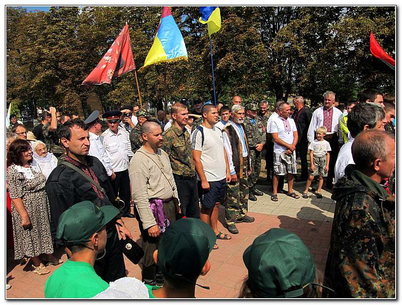 СЕРПНЕВІ ГОСТИНИ У ІВАНА СІРКА - Капулівка