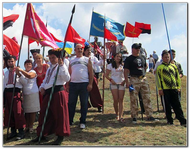 СЕРПНЕВІ ГОСТИНИ У ІВАНА СІРКА - Капулівка