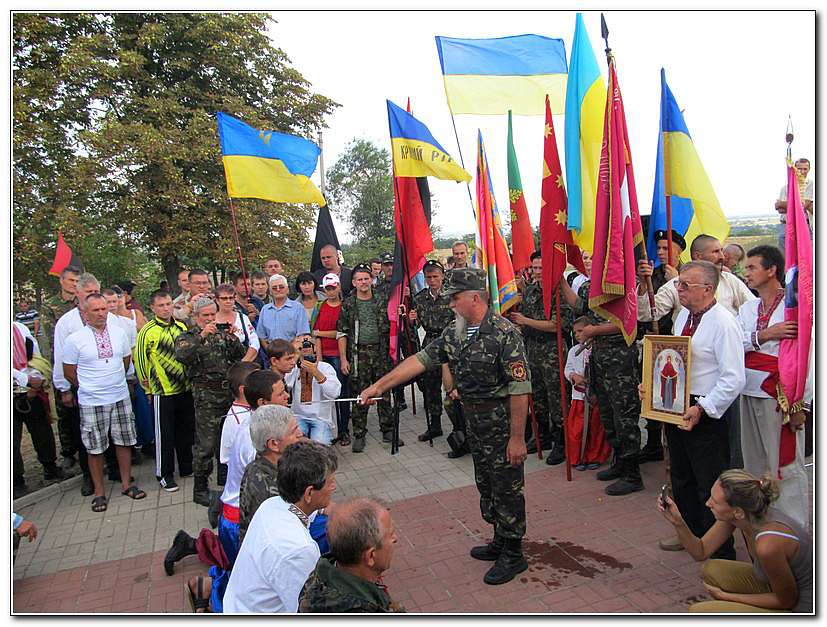 СЕРПНЕВІ ГОСТИНИ У ІВАНА СІРКА - Капулівка