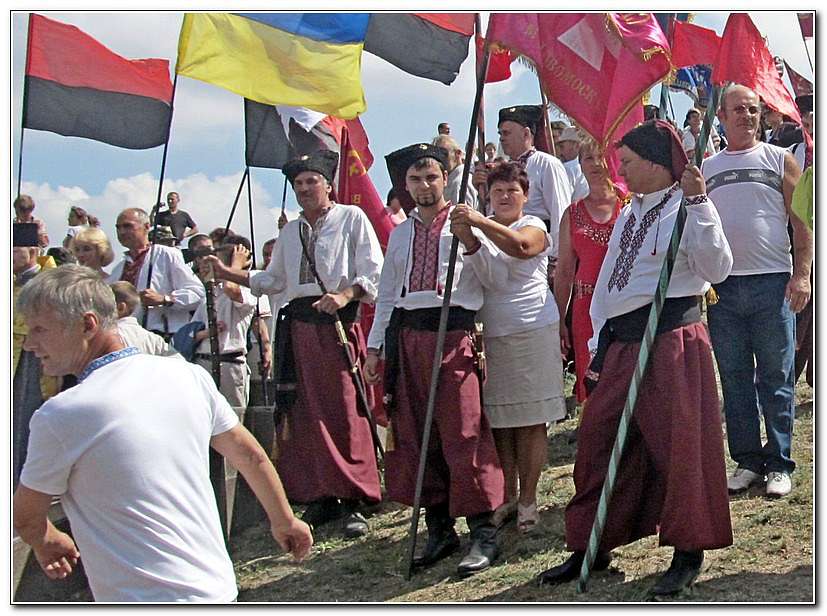 СЕРПНЕВІ ГОСТИНИ У ІВАНА СІРКА - Капулівка