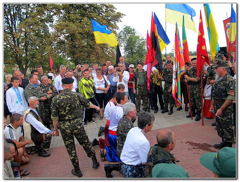 СЕРПНЕВІ ГОСТИНИ У ІВАНА СІРКА - Капулівка