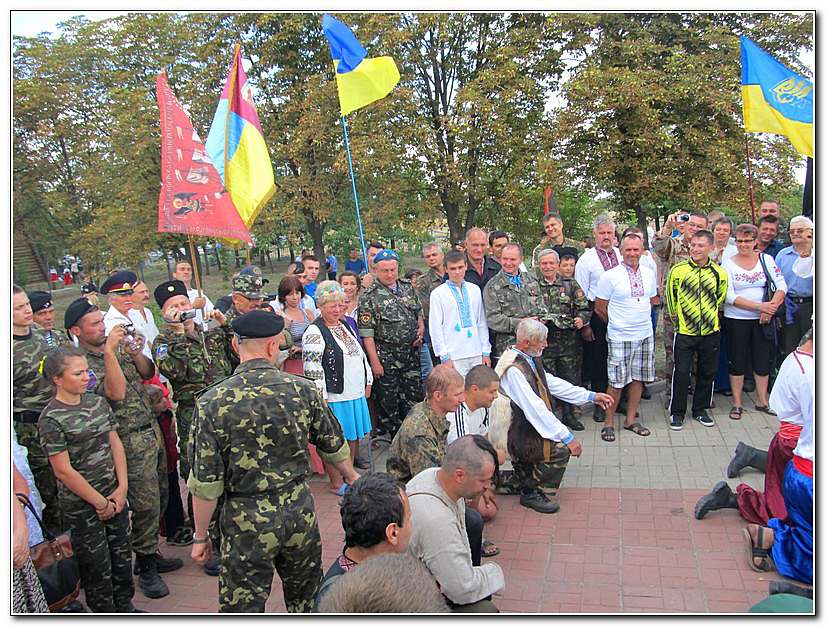 СЕРПНЕВІ ГОСТИНИ У ІВАНА СІРКА - Капулівка