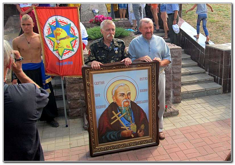 СЕРПНЕВІ ГОСТИНИ У ІВАНА СІРКА - Капулівка