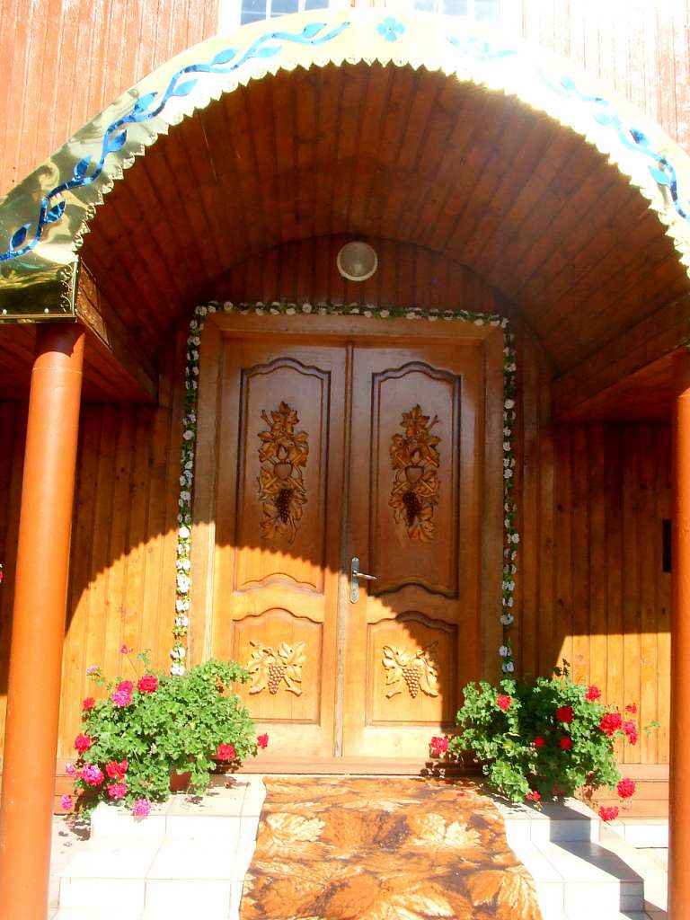 Храм Преподобної Параскевії - Кути