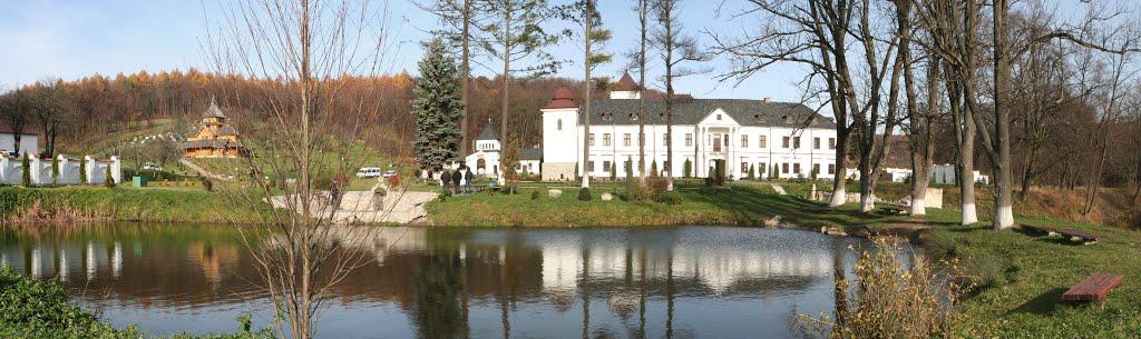 Унів з panoramio.com - Унив