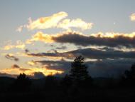 І СВІТАЄ, І СМЕРКАЄ