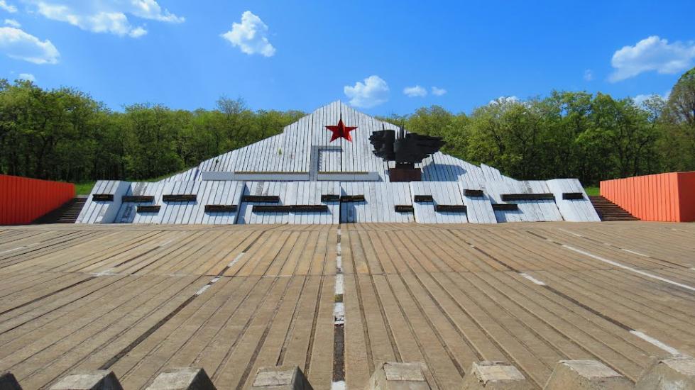 Військове з panoramio.com - Військове