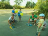 Ми малюємо на асфальті)))