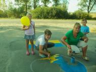 Ми малюємо на асфальті)))