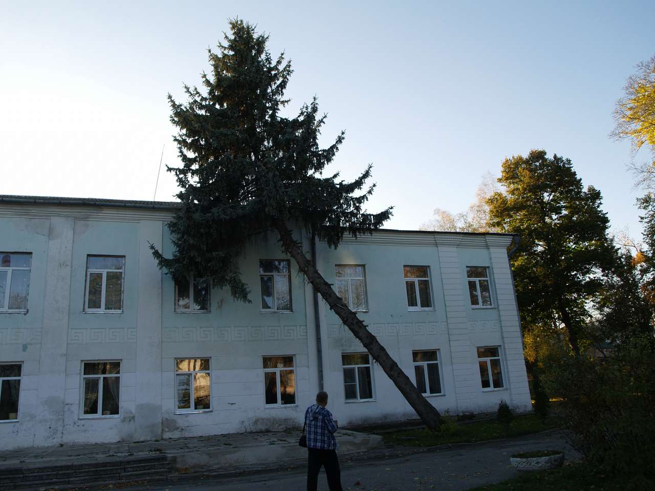Палац - Микулинці