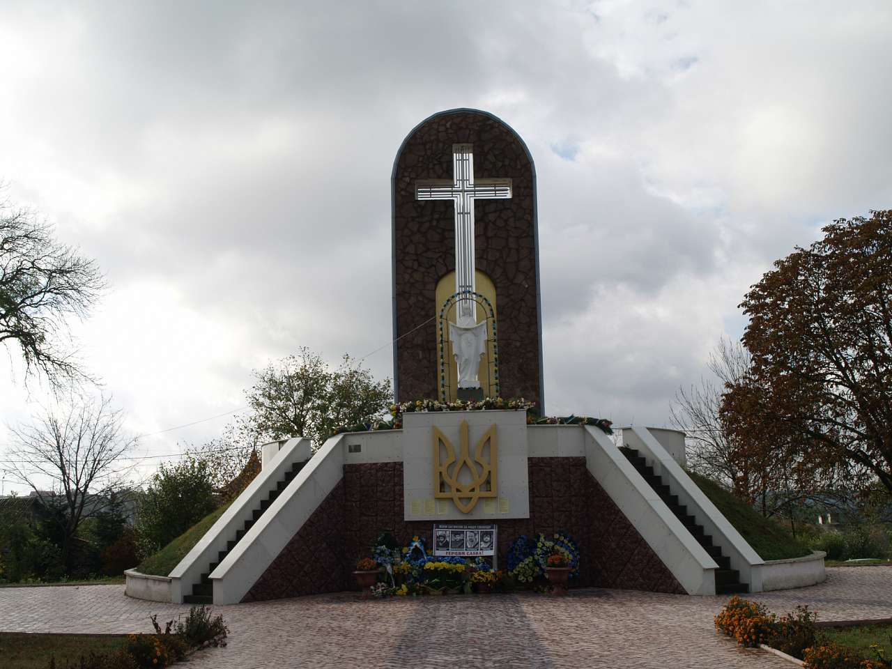 ВУЛИЦЯМИ ОСІННЬОГО БОРЩІВА  - Borschiv