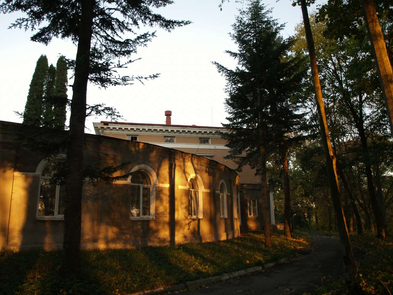 Палац - Микулинці