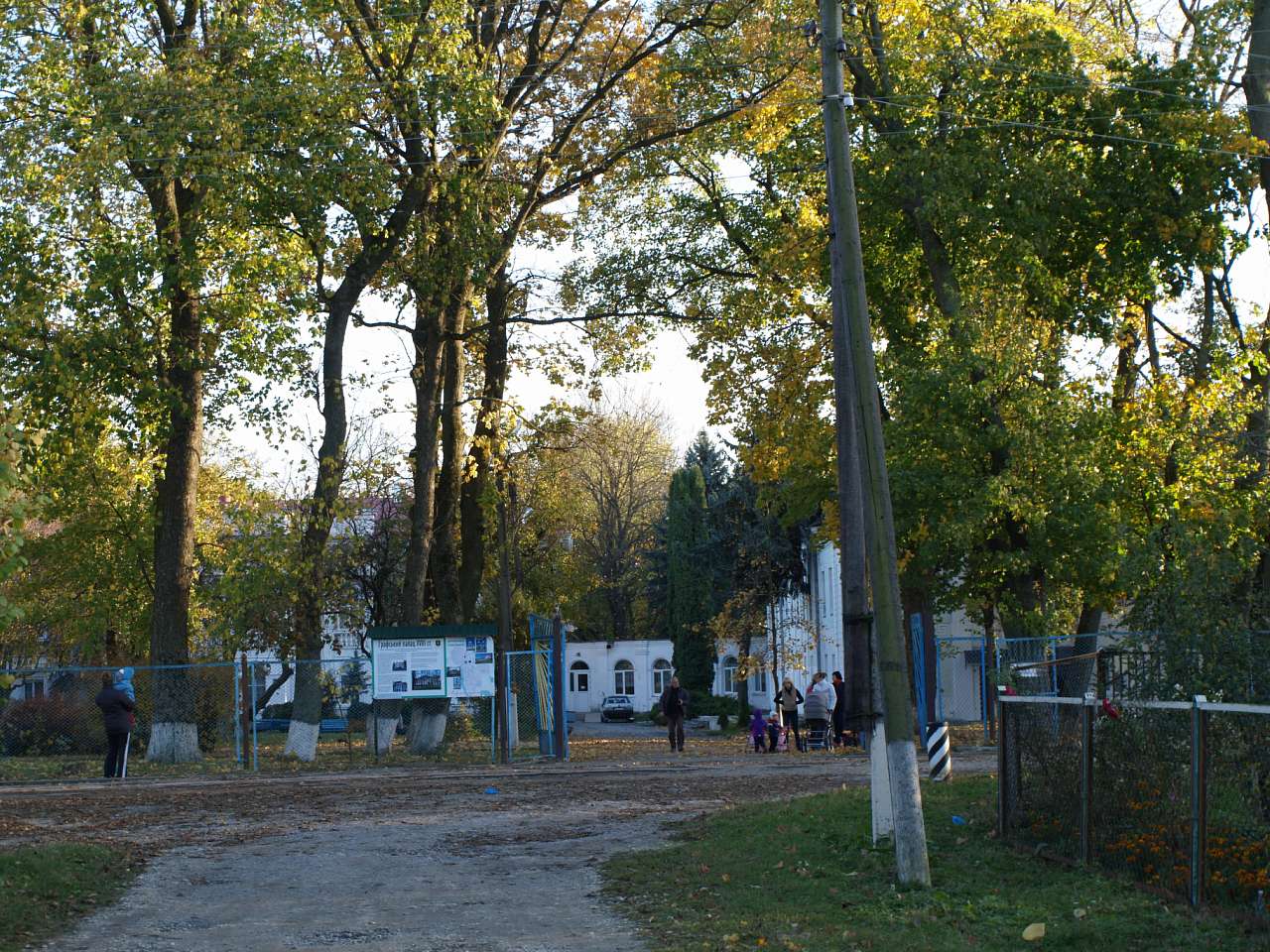 Палац - Микулинцы