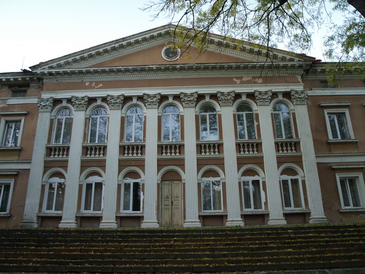 Палац - Микулинці