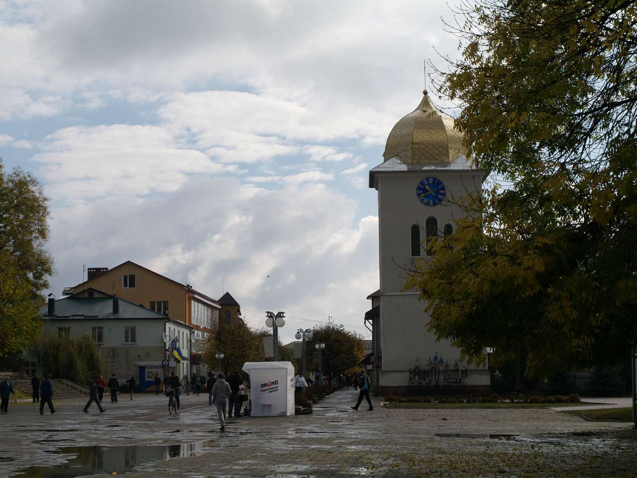 ВУЛИЦЯМИ ОСІННЬОГО БОРЩІВА  - Borschiv