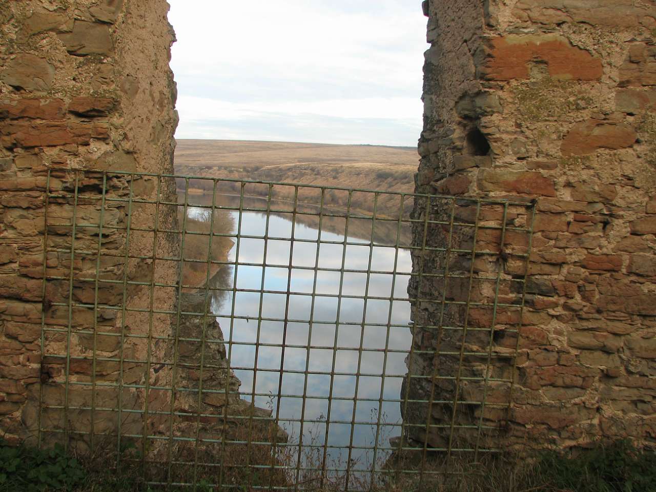 ФОРТЕЦЯ НА КОРДОНІ ТРЬОХ ІМПЕРІЙ - Жванець