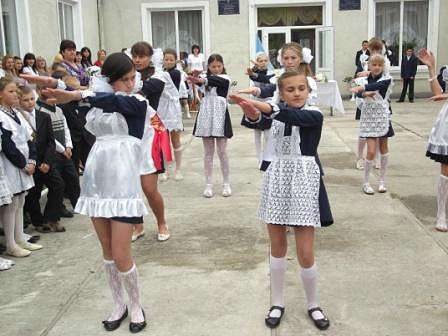  свято Останнього дзвоника - Луковиця