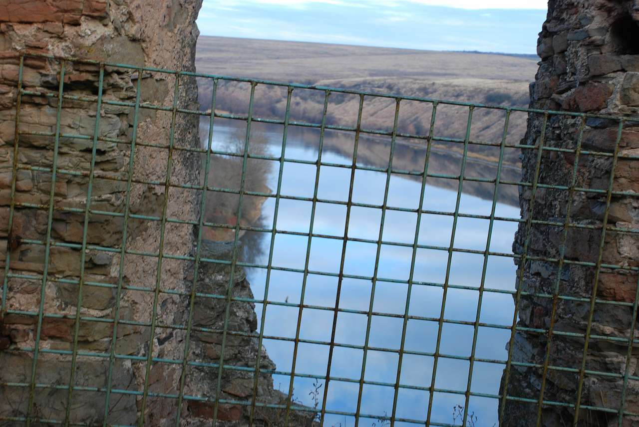 ФОРТЕЦЯ НА КОРДОНІ ТРЬОХ ІМПЕРІЙ - Жванець