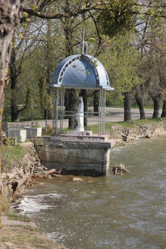 Пониква з panoramio.com - Пониква