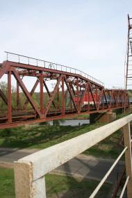 Поїзди гудуть за Ірпінню...