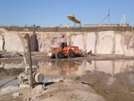 Червоногранітне з panoramio.com