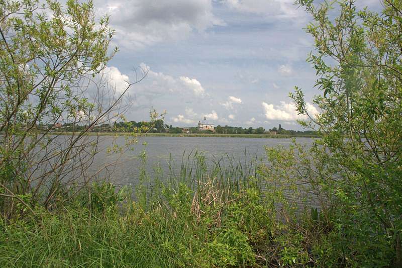 Час над рікою пливе... - Любар