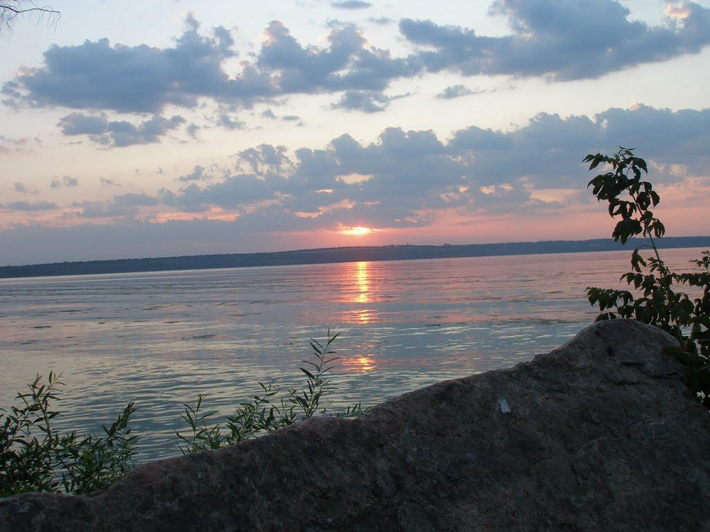 Дніпровське з panoramio.com - Дніпровське