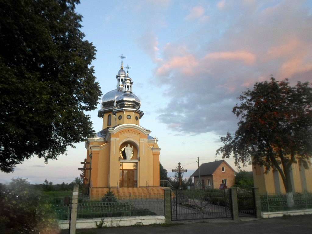 Церква Різдва Пресвятої Богородиці с.Завишень - Завишень