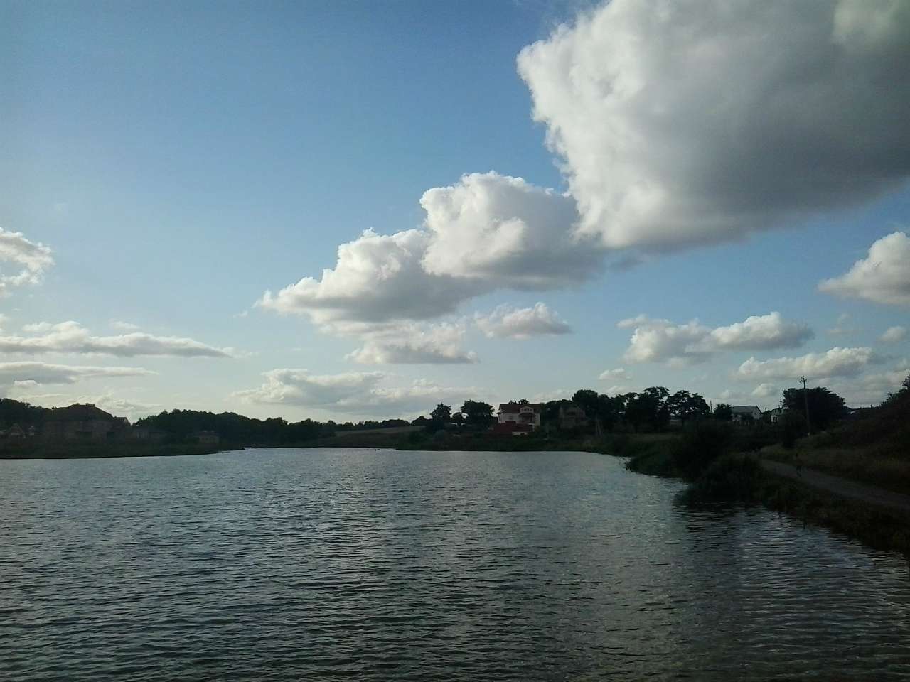 БІЛЯ ЧОРНОГО ОЗЕРА - Петрушки