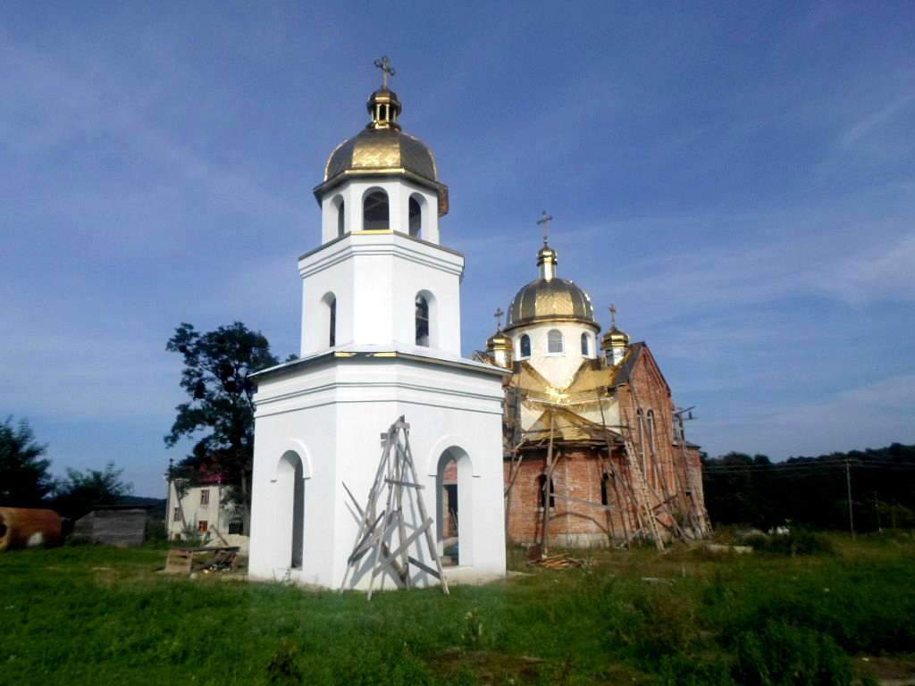 Церква - Lotatnyky