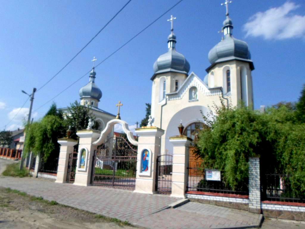 Культові споруди - Новий Розділ