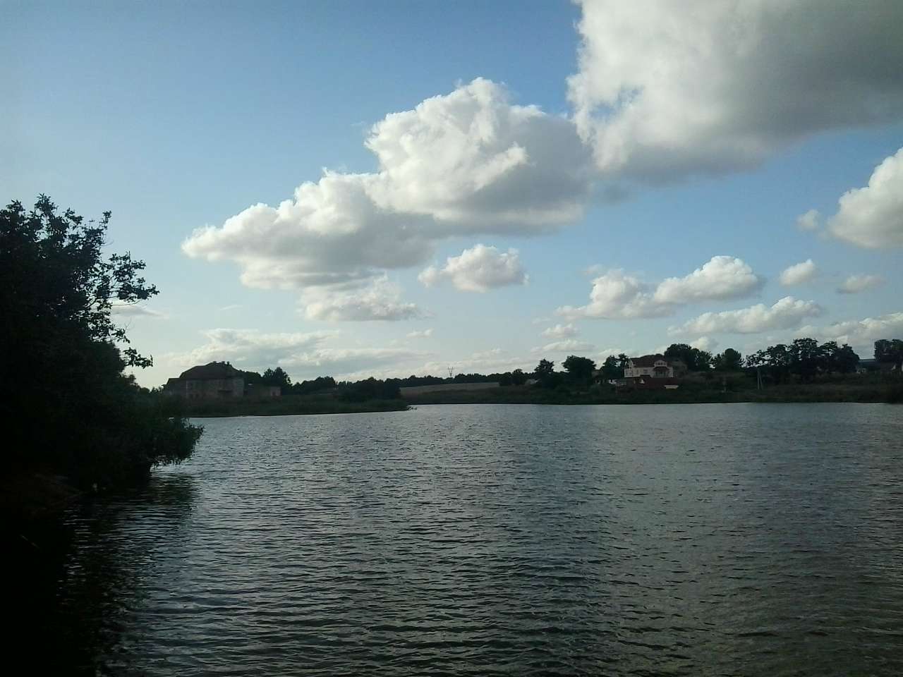 БІЛЯ ЧОРНОГО ОЗЕРА - Петрушки