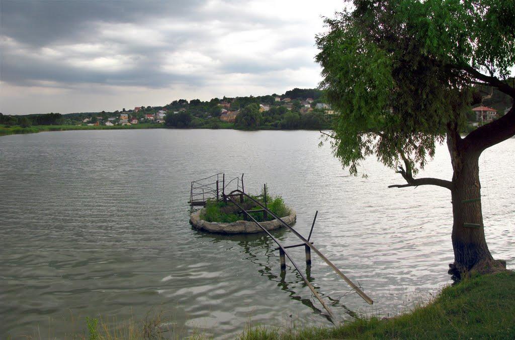 Хотів з panoramio.com - Хотов