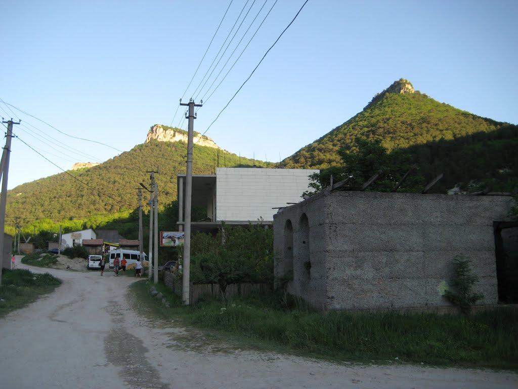 Багата Ущелина з panoramio.com - Bagata Uschelyna