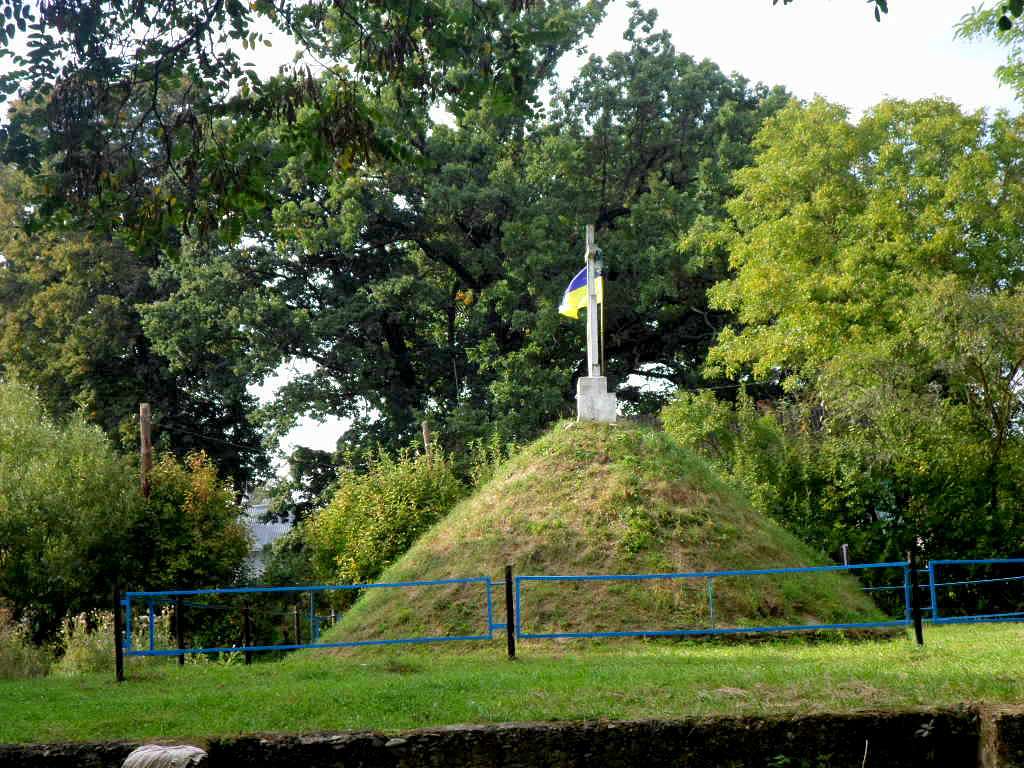 Символічна могила Борцям за волю України - Угільня