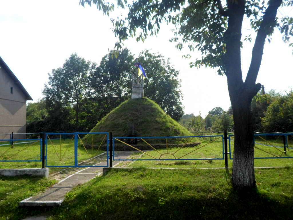 Символічна могила Борцям за волю України - Угольная