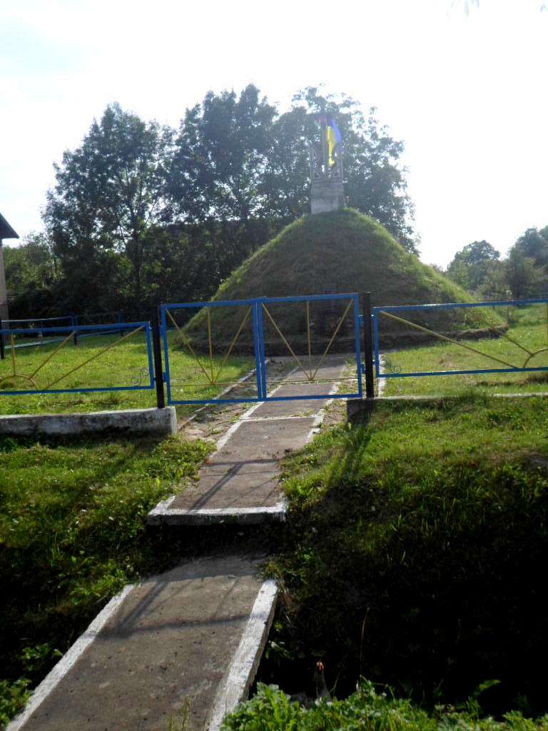 Символічна могила Борцям за волю України - Угольная