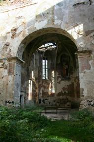 ЗРУЙНОВАНИЙ КОСТЕЛ