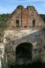 ЗРУЙНОВАНИЙ КОСТЕЛ