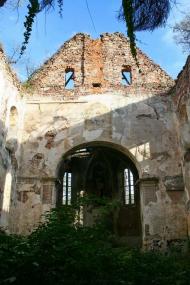 ЗРУЙНОВАНИЙ КОСТЕЛ