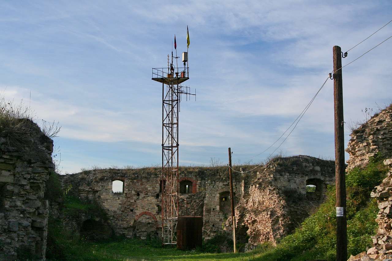 РУЇНИ ФОРТЕЦІ - Язловець