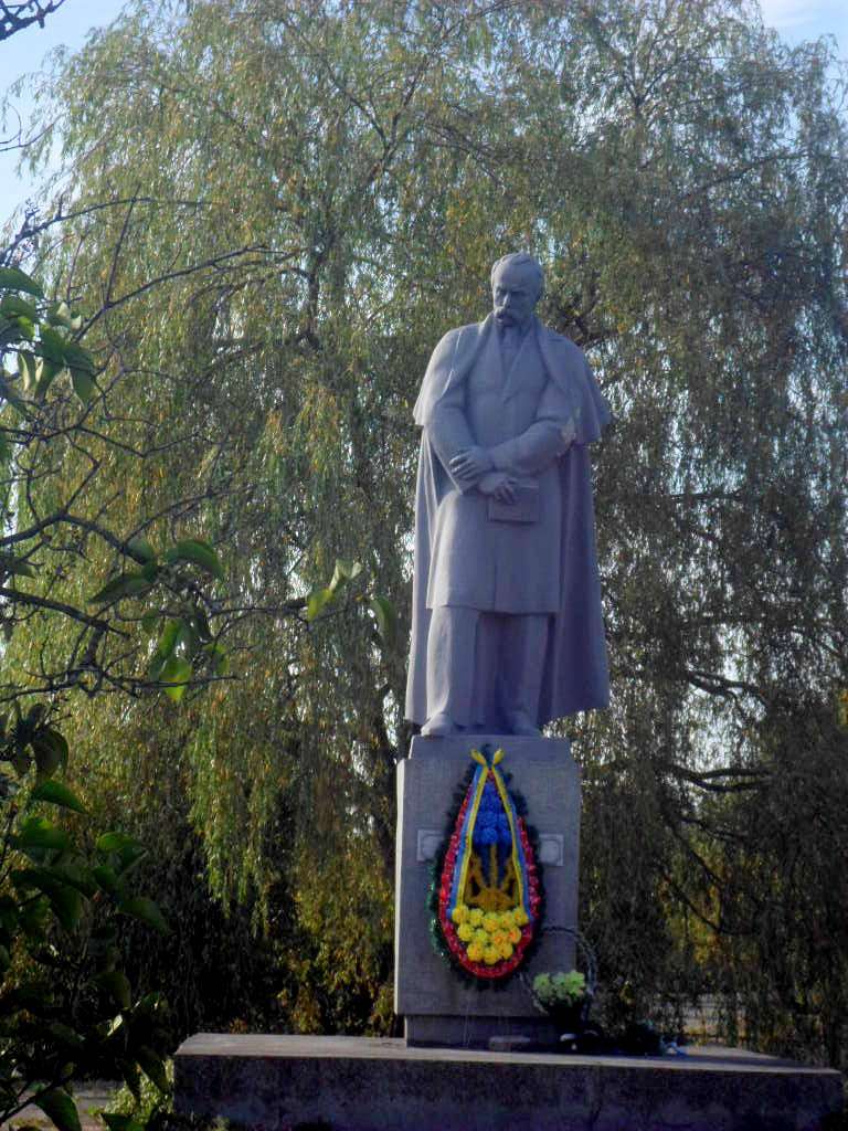 Пам'ятник Т.Г.Шевченку - Лисятичі