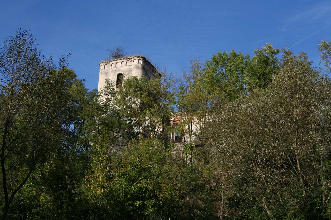 ЗРУЙНОВАНИЙ КОСТЕЛ - Язловець