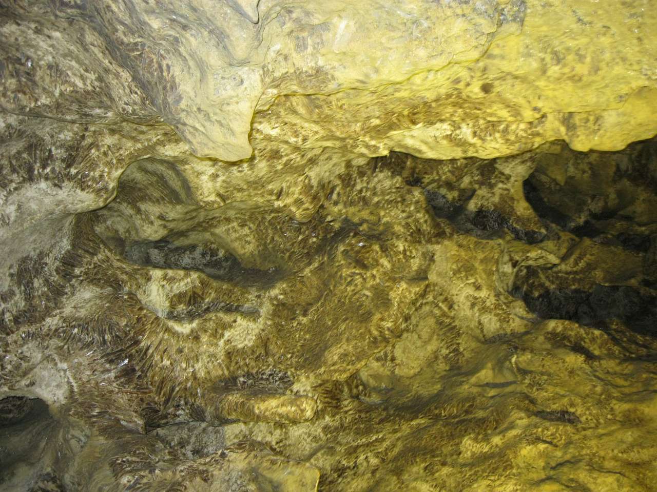 ПЕЧЕРА КРИШТАЛЕВА - Кривче