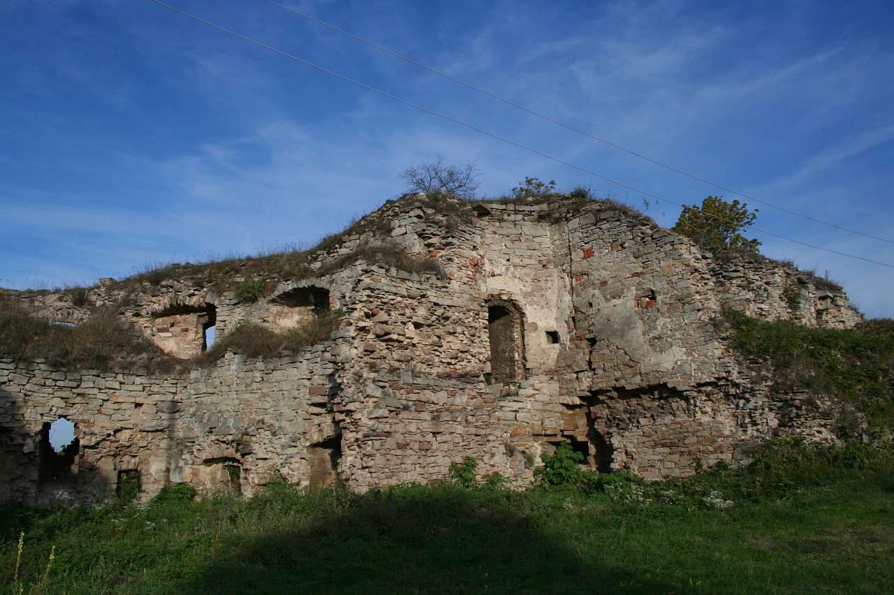 РУЇНИ ФОРТЕЦІ - Язловець