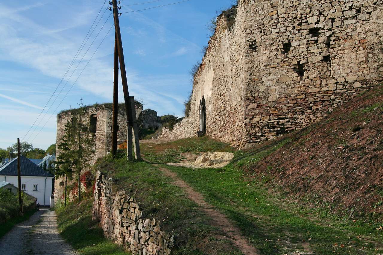 РУЇНИ ФОРТЕЦІ - Язловець