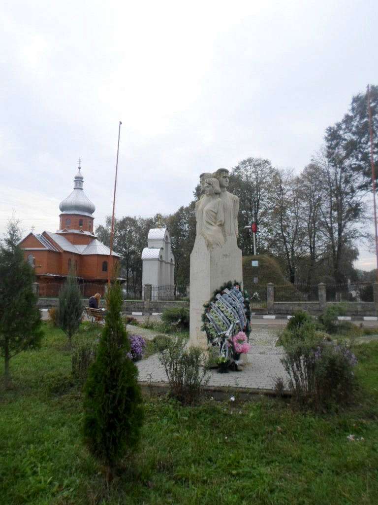 монумент Володимиру Тимчію-Лопатинському - Грабовець